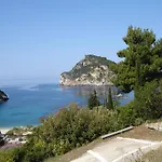 Bozikis Apartments & Studios